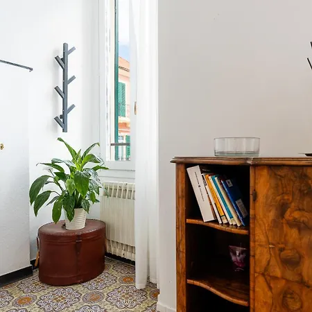 Le Finestre Sul Mare Apartment *